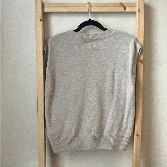 GAP Women's V-Neck Sweater Vest in Light Beige - Picture 3 of 3